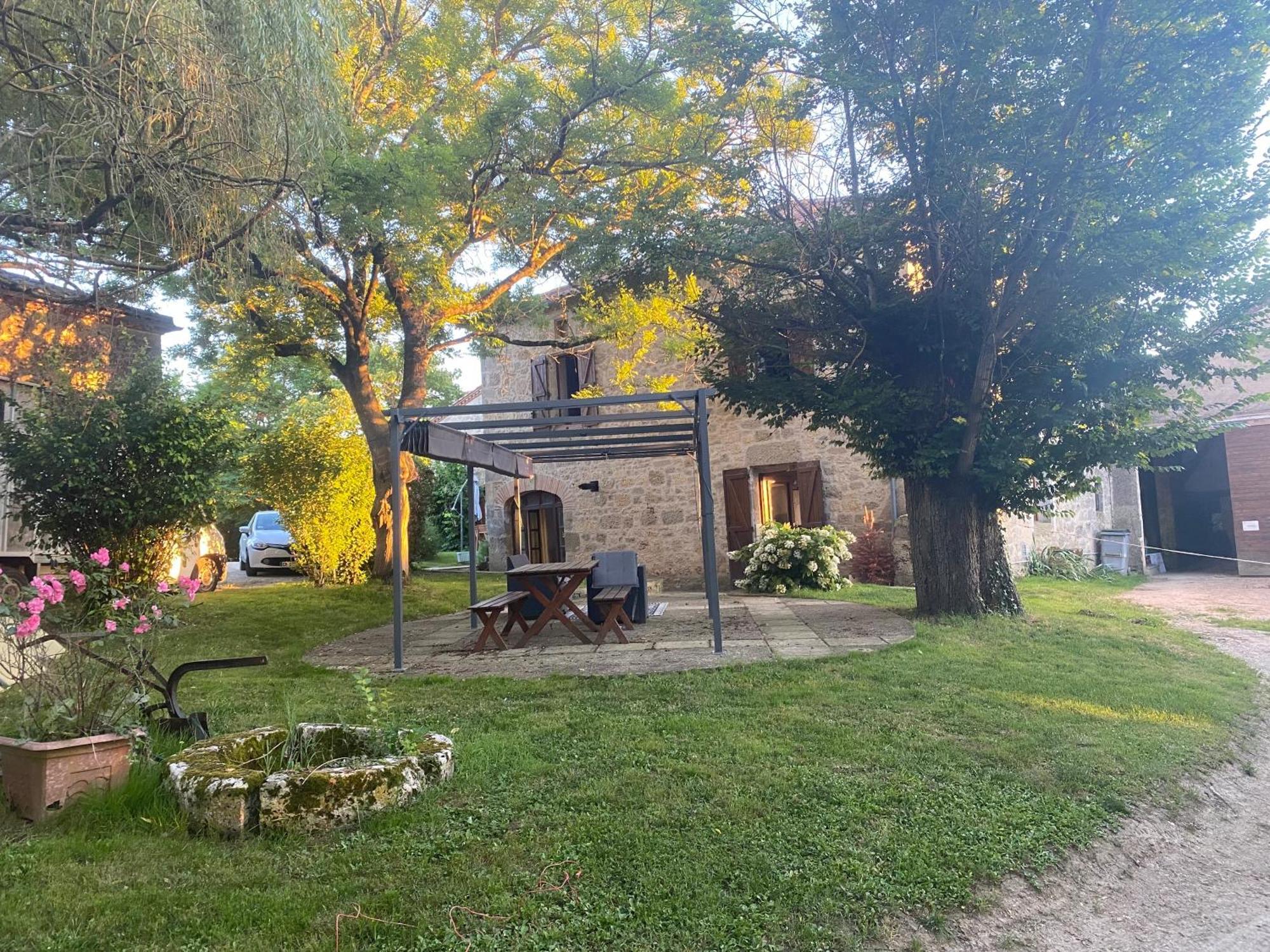 Chez Sophie -Chambres D'Hotes, Gite Et Gite Equestre Clermont-Dessous エクステリア 写真